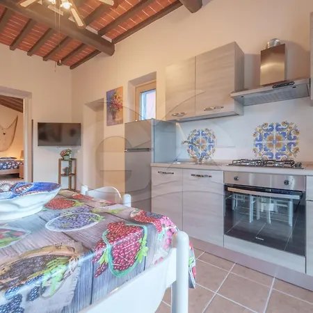 Bougainvilles - Goelba Apartment Portoferraio